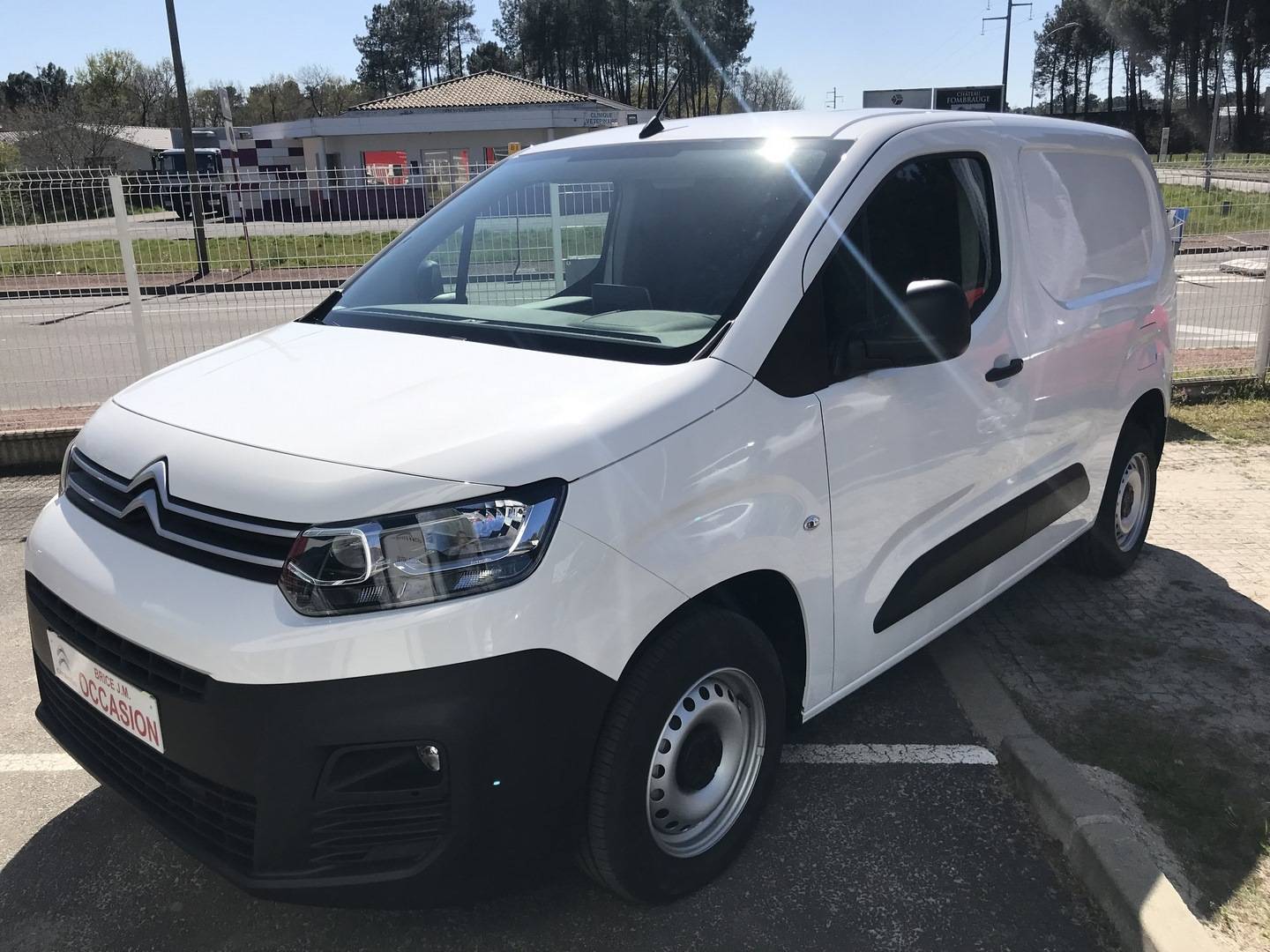 acheter moins cher qu'aramis un berlingo utilitaire au garage brice à pampuyre près de bruges en gironde