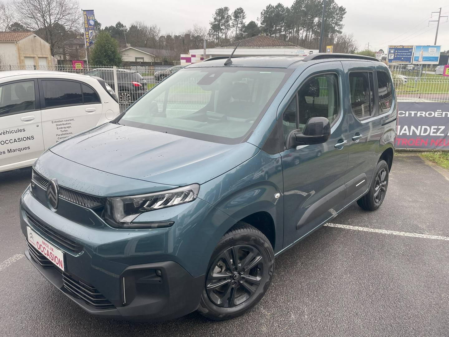 trouver nouveau berlingo diesel Bluehdi 130 EAT8 en 5 places boite automatique disponible à la commande au garage brice à parempuyre proche Bordeaux