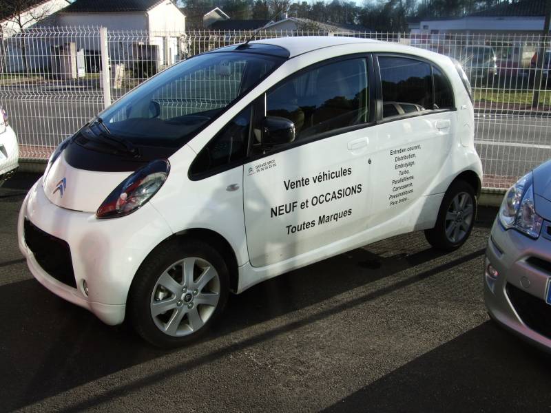 Véhicule de courtoisie à disposition sur Parempuyre