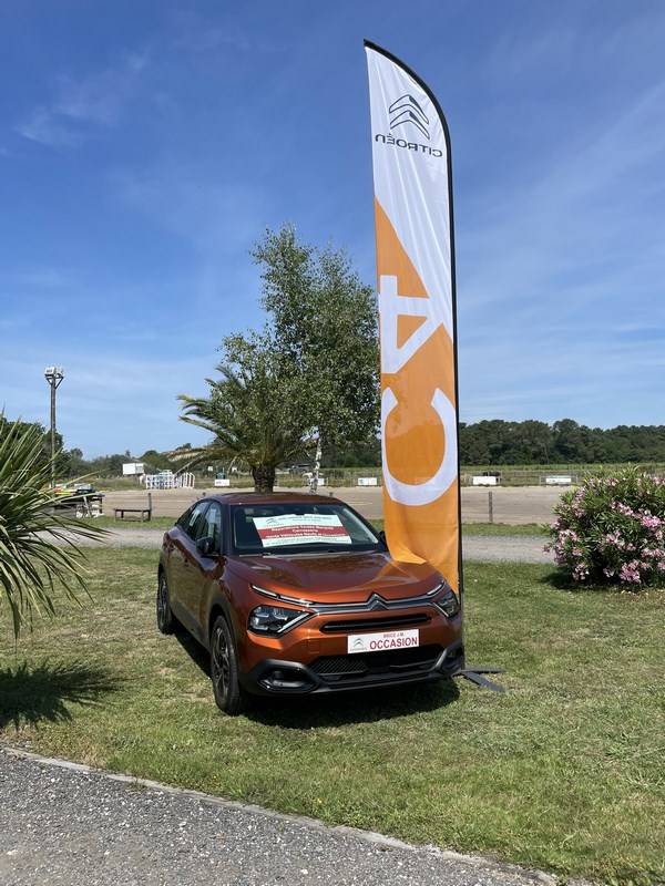 exposition au poney club de paloumey du garage citroen brice de sa citroen c4 occasion proche Bordeaux
