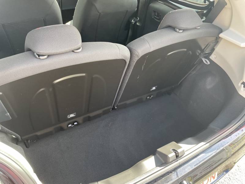 essayer citadine essence occasion faible kilometrage au garage brice aux alentoirs de ludon médoc