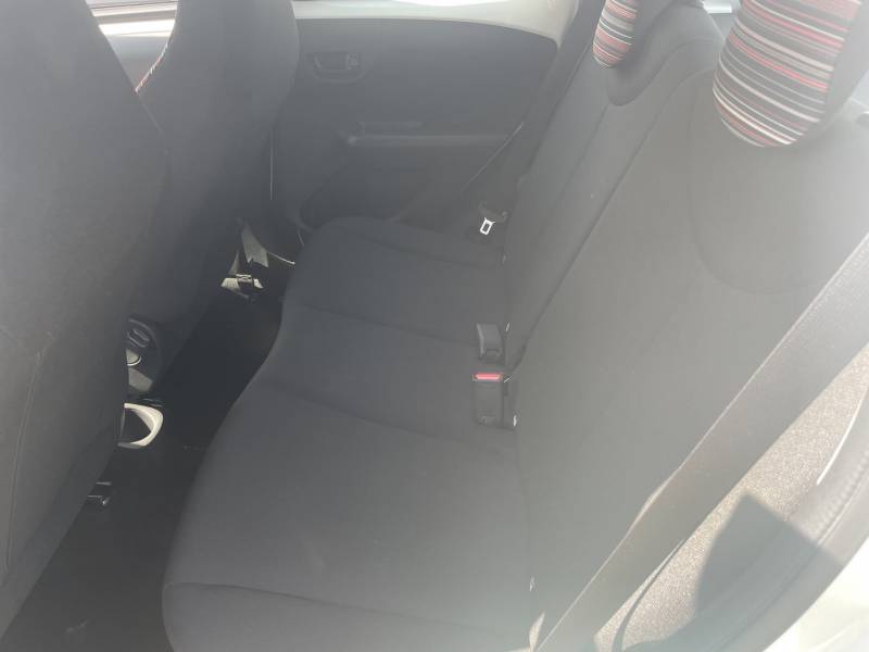 achat en LOA ou au comptant citroen C1 essence 5 portes blanche au garage brice proche ludon médoc