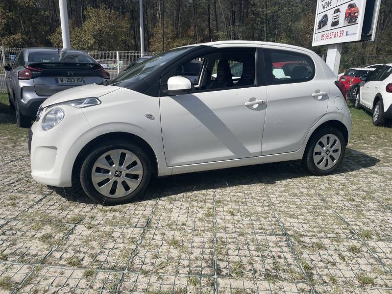 C1 blanche avec caméra de recul dispo au garage brice à coté de Blanquefort