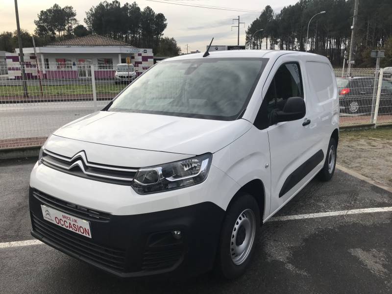 acheter Berlingo utilitaire finition Driver blanc au garage citroen brice à parempuyre près bordeaux