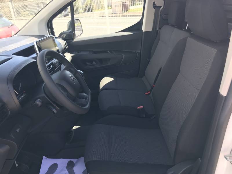 commander citroen berlingo occasion récente au garage brice en 3 places au garage brice proche Bordeaux